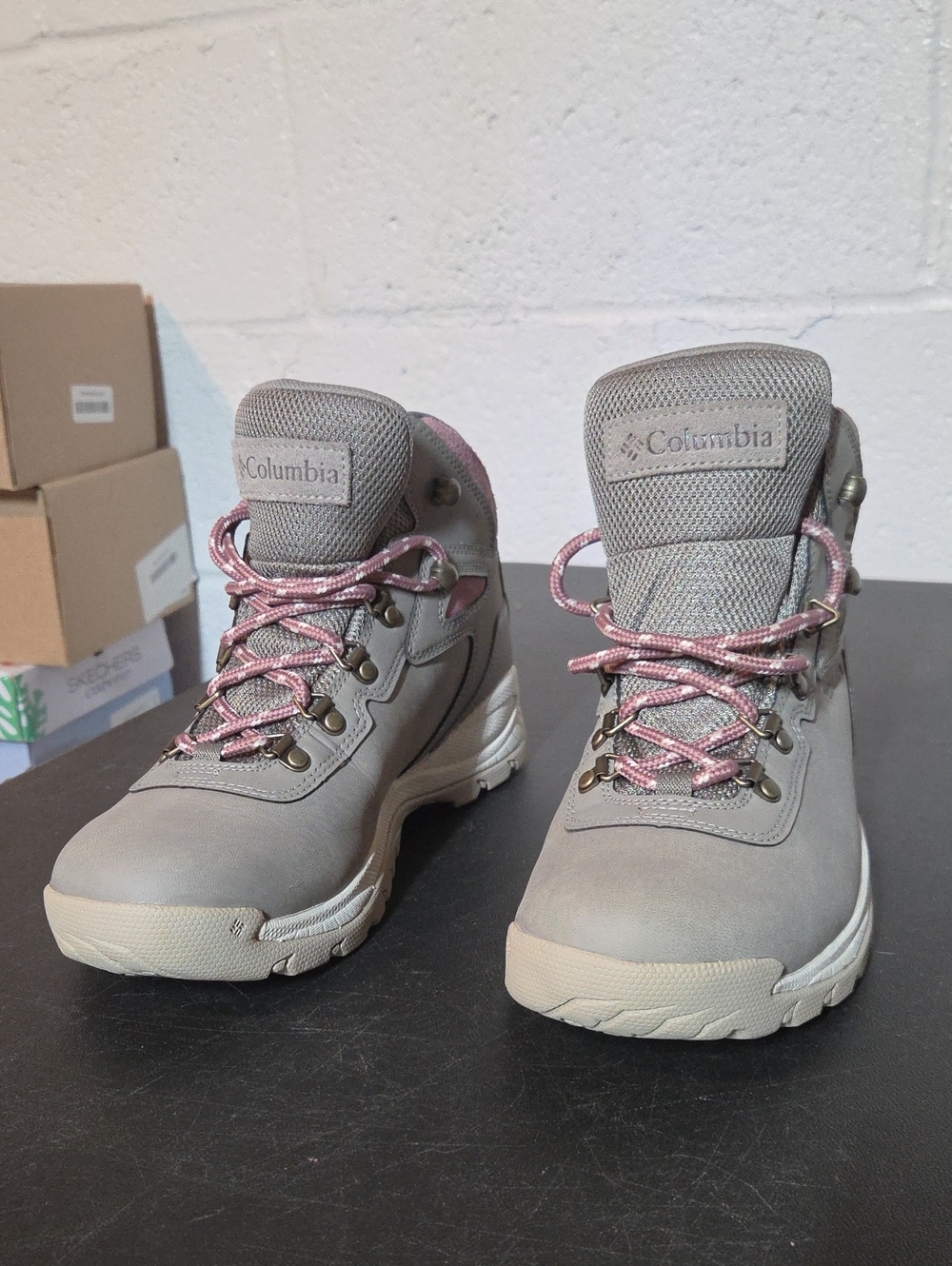 Columbia Women's Newton Ridge Light Gray Lace-Up Hiking Boots with Pink Laces